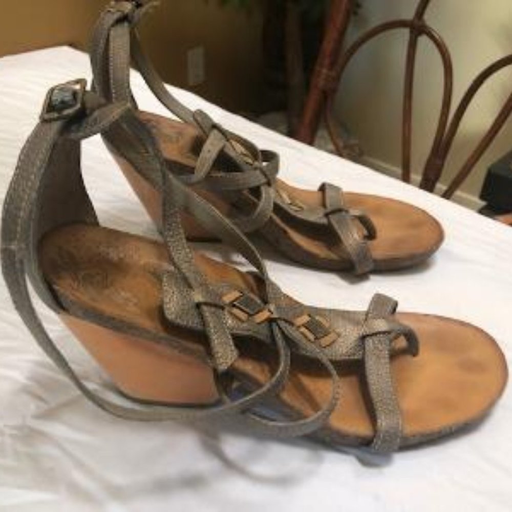 Mint Condition Sundance Catalog Strappy Sandals 8.